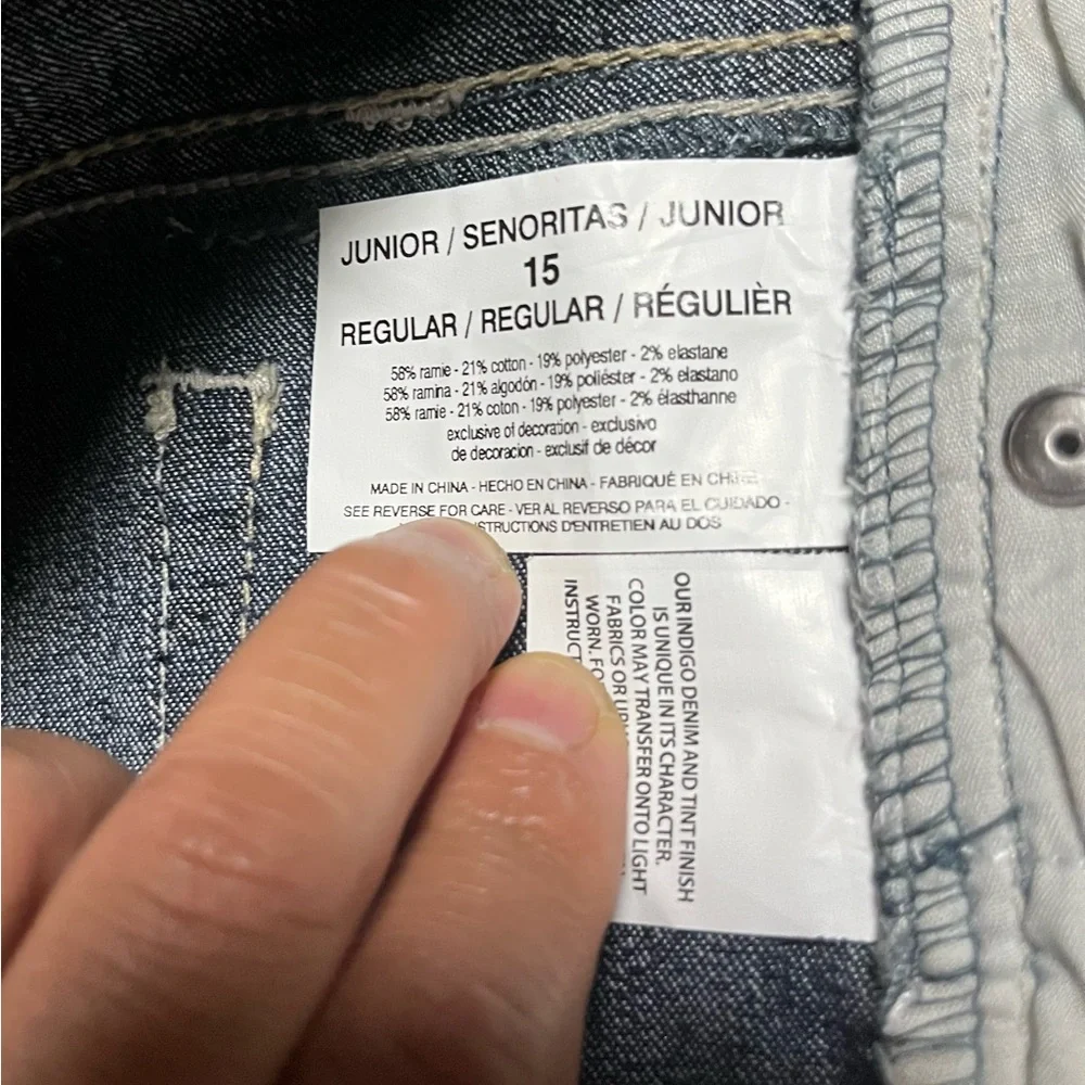 LEI Denim Shorts with Lace Trim - Picture 4 of 4